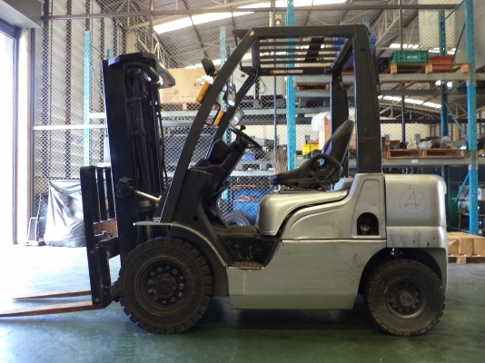 ขายโฟล์คลิฟท์ นิสสัน 2.5 ตัน เครื่อง S4S เสาสูง 4.30 เมตร SIDESHIFT