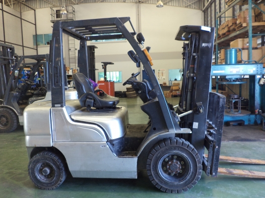 ขายโฟล์คลิฟท์ นิสสัน 2.5 ตัน เครื่อง S4S เสาสูง 4.30 เมตร SIDESHIFT