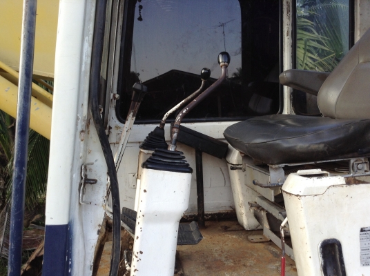 ขายรถแบคโฮKOMUTSU PC 200รุ่น5 ไฟฟ้าครบ ปั้มเดิมเครื่องเดิม คอนโทลยาว ขายรถแบคโฮKOMUTSU PC 200รุ่น5 ไฟฟ้าครบ ปั้มเดิมเครื่องเดิม คอนโทลยาว