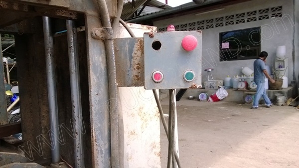 เครื่องอัดอิฐ บล็อก