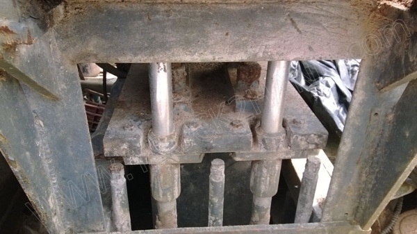 เครื่องอัดอิฐ บล็อก