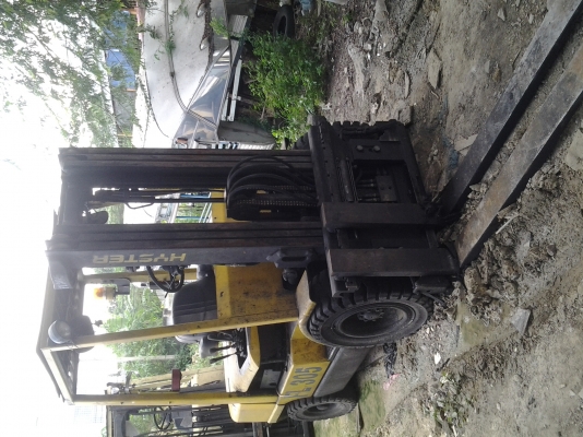 มีรถโฟ๊คลิป3ตันเครื่องดีสภาพพร้อมใช้สนใจติดต่อด่วน