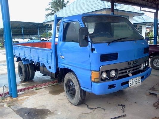 ขายรถ6ล้อISUZU110แรงม้าKSทำสีใหม่