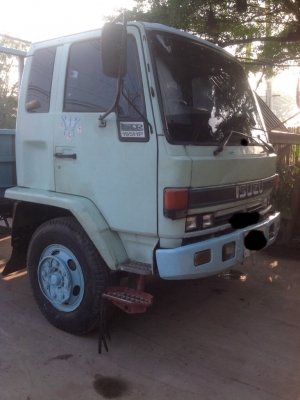 6ล้อ อิสุสุ195 นางฟ้า กะบะพื้นเรียบยาว5.40 เมตร เครื่องดีคัทซีสวย  195แรง ติดต่อ 0861237456 คุณไก่