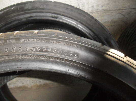 ยาง 235/35ZR19 สวยๆ 4 เส้น ราคา 2200 บาท