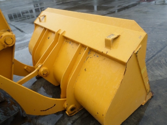 WHEEL LOADER รถตักล้อยางยี่ห้อMITSUI MODEL : HL714 SERIALติดต่อโทร0818744840 No. : HL712-250195รถนอก(เครื่องหลวม)ระบบใช้งานได้ปกติราคาเบาๆ400,000บาท ต่อรองได้