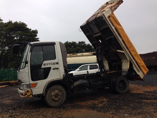 รถดั้มนอก Hino FC รุ่นใหม่ หน้ากากคาดดำ เครื่อง5สูบ 160แรง เบรคจิฟฟี่ รถดั้มนอก Hino FC รุ่นใหม่ หน้ากากคาดดำ เครื่อง5สูบ 160แรง เบรคจิฟฟี่