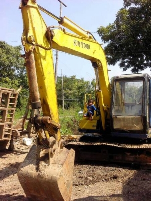 รถแบคโฮ ยี่ห้อ SUMITOMO รุ่น F2 SH 160 เที่ยบเท่ากับรุ่น 60 ทั่วไป