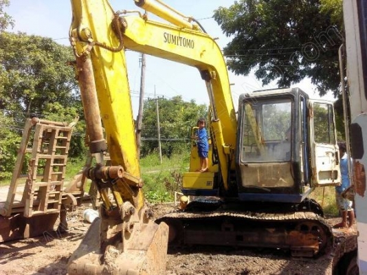รถแบคโฮ ยี่ห้อ SUMITOMO รุ่น F2 SH 160 เที่ยบเท่ากับรุ่น 60 ทั่วไป