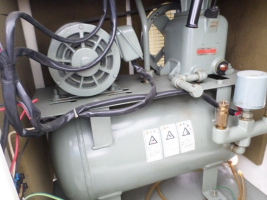 ปั๊มลมลูกสูบเก็บเสียง HITACHI  1 Hp เก่าญี่ปุ่น 0833554933