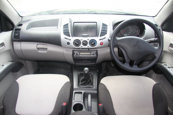 ปี 2012 Mitsubishi Triton ติดแก๊ส CNG จากโรงงาน ปี 2012 Mitsubishi Triton ติดแก๊ส CNG จากโรงงาน