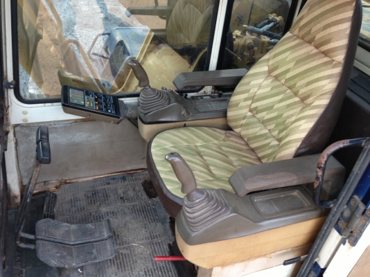 ขายKOMATSU PC200-5 (เก่าเก็บ) เก่านอก คอนโทรลสั้น ซีเรียลสูง ตัวเดินจีบ สภาพเก่านอก ติดต่อโดยตรง 081-4283210 ขายKOMATSU PC200-5 (เก่าเก็บ) เก่านอก คอนโทรลสั้น ซีเรียลสูง ตัวเดินจีบ สภาพเก่านอก ติดต่อโดยตรง 081-4283210