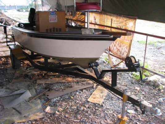 เรือ13 ฟุต พร้อมใช้