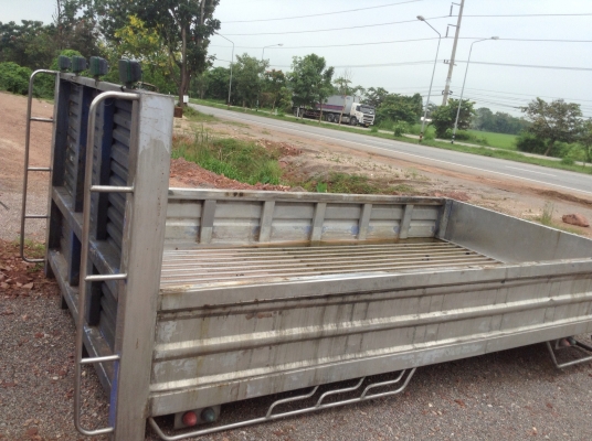 กระบะสแตนเลส ถอดจากISUZU NPR. 130 ซัซซี่ห้าง 0.75เมตร กว้าง 2.25 เมตร ยาว 4.4เมตร ขาย 85,000 บาท