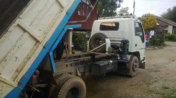 ขายรถหกล้อดั้ม ISUZU NQR 175 คอมมอนเรล แถมตุ๊กตาสวยๆอีก2ตัว