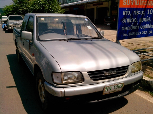 ISUZU 2.8  SLX  SPACECAP รถบ้านครับ