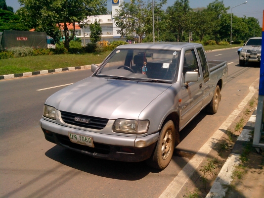 ISUZU 2.8 SLX SPACECAP รถบ้านครับ ISUZU 2.8 SLX SPACECAP รถบ้านครับ