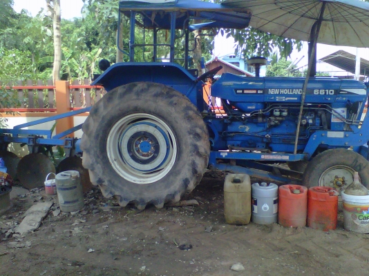 ขายรถไถฟอร์ด 6600เต็มตัวพร้อมใบมีดและผาน3 พร้อมโอน