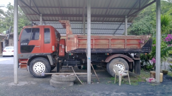 HINO FF3H    ติดต่อปารวี  โทร 0839686255