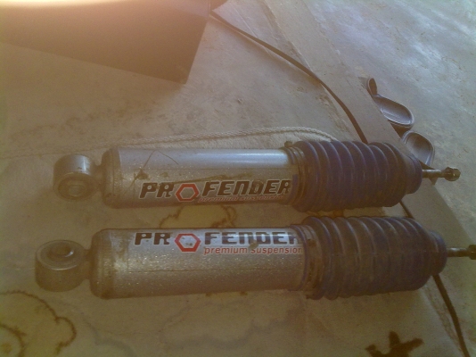 ขายโช๊คแก๊สหน้าสำหรับรถยกสูงครับ