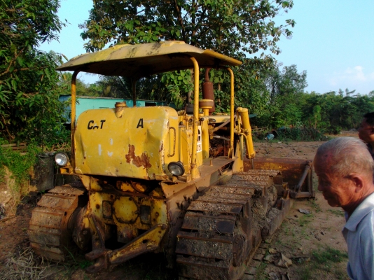 ขายด่วนรถแทรกเตอร์ตีนตะขาบCATD5สภาพสดมาก