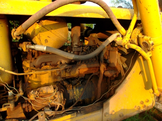 ขายด่วนรถแทรกเตอร์ตีนตะขาบCATD5สภาพสดมาก