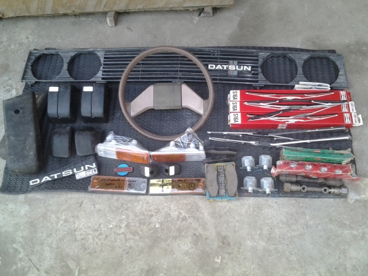 JOECLASSIC..ขายอะไหล่ดัทสัน 720 หลายรายการ..สนใจโทรสอบฤาามได้..