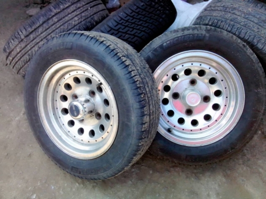 ขายแม็คพร้อมยาง..ขอบ.14.195/60..85..ยางปี..2010.ถอดออกจากรถเต่าคับ..5..วงคับขายถูก