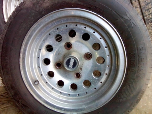 ขายแม็คพร้อมยาง..ขอบ.14.195/60..85..ยางปี..2010.ถอดออกจากรถเต่าคับ..5..วงคับขายถูก