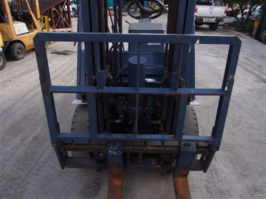** LOT 23/10/2556 ** KOMATSU FG15-15 เครื่องยนต์เบนซิล 4P เสา 3 เมตร H/F เกียร์ธรรมดา สนใจติดต่อ 083-062-0223 ** LOT 23/10/2556 ** KOMATSU FG15-15 เครื่องยนต์เบนซิล 4P เสา 3 เมตร H/F เกียร์ธรรมดา สนใจติดต่อ 083-062-0223