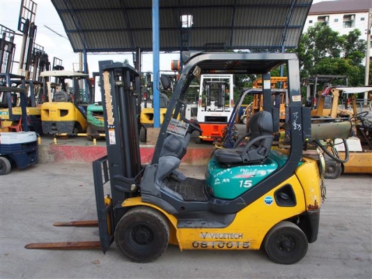 ** LOT 23/10/2556 ** KOMATSU FG15T-20 เครื่องยนต์เบนซิล K21 เสา 3 เมตร เกียร์ออโต้ สนใจติดต่อ 083-062-0223
