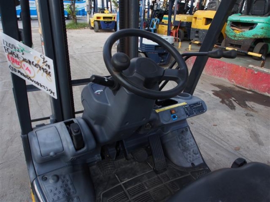 ** LOT 23/10/2556 ** KOMATSU FG15T-20 เครื่องยนต์เบนซิล K21 เสา 3 เมตร เกียร์ออโต้ สนใจติดต่อ 083-062-0223