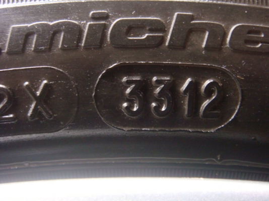 ขายกะทะ + ยาง ปี 3312 ที่ 4000 บาท ขายกะทะ + ยาง ปี 3312 ที่ 4000 บาท