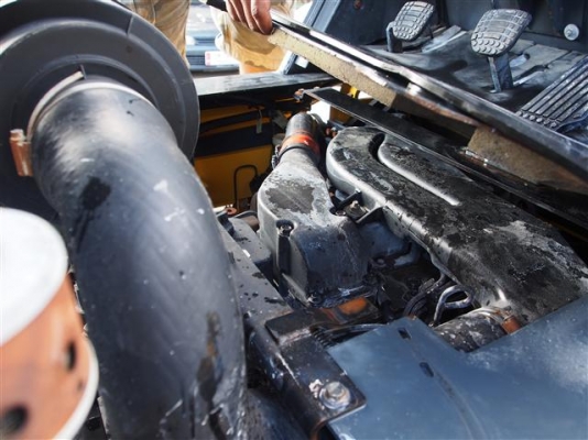 ** LOT 23/10/2556 ** KOMATSU SD23-6 เครื่องยนต์ดีเซล S6D102 ยกสูง 4 เมตร เกียร์ออโต้ สนใจติดต่อ 083-062-0223 ** LOT 23/10/2556 ** KOMATSU SD23-6 เครื่องยนต์ดีเซล S6D102 ยกสูง 4 เมตร เกียร์ออโต้ สนใจติดต่อ 083-062-0223