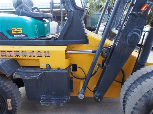 ** LOT 23/10/2556 ** KOMATSU SD23-6 เครื่องยนต์ดีเซล S6D102 ยกสูง 4 เมตร เกียร์ออโต้ สนใจติดต่อ 083-062-0223 ** LOT 23/10/2556 ** KOMATSU SD23-6 เครื่องยนต์ดีเซล S6D102 ยกสูง 4 เมตร เกียร์ออโต้ สนใจติดต่อ 083-062-0223