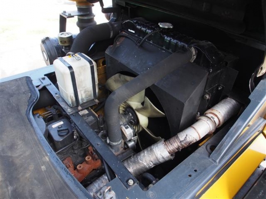 ** LOT 23/10/2556 ** KOMATSU SD23-6-86362 เครื่องยนต์ดีเซล S6D102 ยกสูง 5 เมตร เกียร์ออโต้ สนใจติดต่อ 083-062-0223