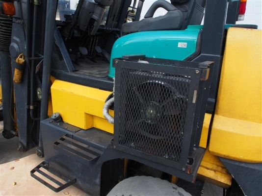 ** LOT 23/10/2556 ** KOMATSU SD23-6-86362 เครื่องยนต์ดีเซล S6D102 ยกสูง 5 เมตร เกียร์ออโต้ สนใจติดต่อ 083-062-0223