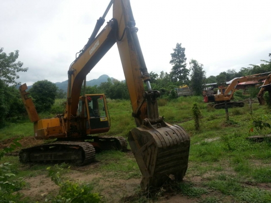 ขายแบ็คโฮ Komatsu PC200 รุ่น 3