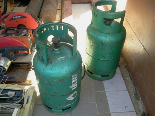 ขายถังเเก๊ส 2 ใบ จัดส่งได้ครับ