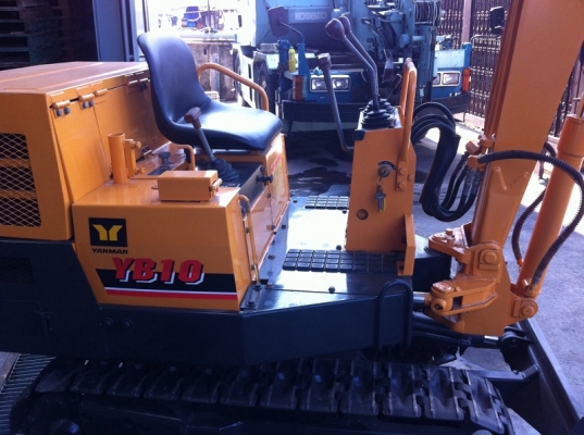 ขายรถขุดเล็ก แบคโฮ YANMAR รุ่น YB10 สินค้ามือสองจากญี่ปุ่น