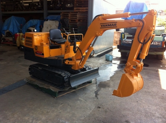 ขายรถขุดเล็ก แบคโฮ YANMAR รุ่น YB10 สินค้ามือสองจากญี่ปุ่น
