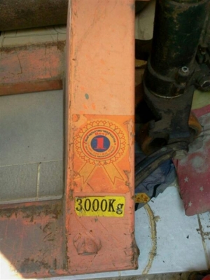 ขายเเฮนลิฟ 3 ตัน มือสอง พร้อมใช้ครับ