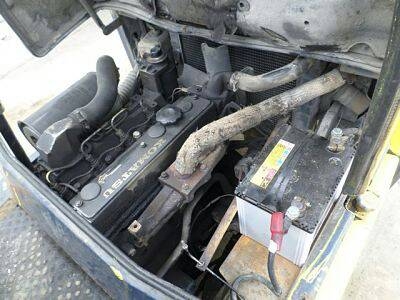 ขายถูก KOMATSU FD25-11 ขนาด2.5ตัน เสาสูง3เมตร เกียร์ธรรมดา เครื่องดีเซล4D95