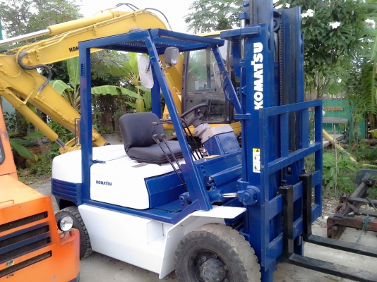 ขายถูก KOMATSU FD25-11 ขนาด2.5ตัน เสาสูง3เมตร เกียร์ธรรมดา เครื่องดีเซล4D95