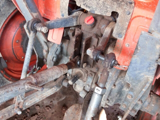 KUBOTA L3608 - 2 เพลา รถทำงาน 1,333 ชม. อุปกรณ์มีให้ครบพร้อม มีใบมีดดันหน้า,โรตารี่,ผานพรวนดิน 3,ผานพรวนดิน 5 อุปกรณ์ทุกชิ้นอยู่ในสภาพดีพร้อมใช้งาน เครื่องแน่นแรงดีเดิมๆ ระบบของเหลวไฮดรอลิกส์ไม่มีแตกเยิ้ม ช่วงล่างแน่นดี ยางสภาพดีหน้าหลังประมาณ 70\% พร้อมใช KUBOTA L3608 - 2 เพลา รถทำงาน 1,333 ชม. อุปกรณ์มีให้ครบพร้อม มีใบมีดดันหน้า,โรตารี่,ผานพรวนดิน 3,ผานพรวนดิน 5 อุปกรณ์ทุกชิ้นอยู่ในสภาพดีพร้อมใช้งาน เครื่องแน่นแรงดีเดิมๆ ระบบของเหลวไฮดรอลิกส์ไม่มีแตกเยิ้ม ช่วงล่างแน่นดี ยางสภาพดีหน้าหลังประมาณ 70\% พร้อมใช