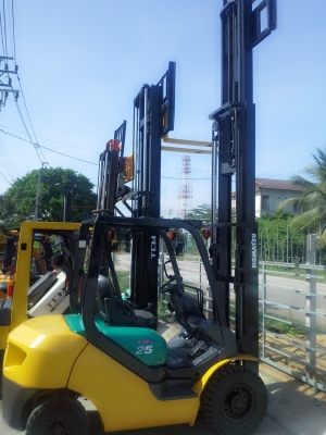 ขายถูก komatsu fd25-16ขนาด2.5ตัน เสาสูง4.5เมตร เกียร์ออร์โต้ เครื่องดีเซล4d94le ชั่วโมงการใช้งาน1xxxกว่าชั่วโมง