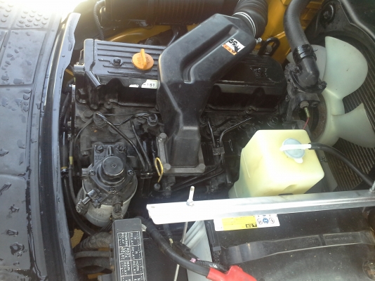 ขายถูก komatsu fd25-16ขนาด2.5ตัน เสาสูง4.5เมตร เกียร์ออร์โต้ เครื่องดีเซล4d94le ชั่วโมงการใช้งาน1xxxกว่าชั่วโมง