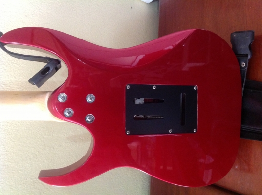 ขายกีตาร์มือโปร. มือสองสภาพใหม่