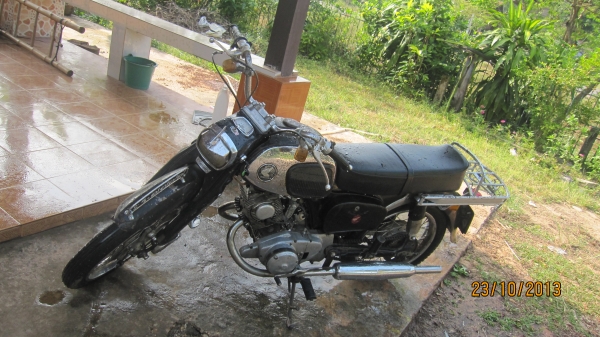 ขายๆๆ ชี92 ชีหมูจู๊ดๆๆสวยๆอะไหล่เดิมๆทั้งคันเครื่องทำมาใหม่แปลงcdi เรียบร้อยครับขี่ดีไม่มีสดุดเครื่องสตาร์ทีเดียวติดไม่ดังไม่หอนไม่เยิ้มมาลองขับดูก่อนได้ครับ....no-bookออกใบซื้อขายให้ครับ.....ขายที่40000บาทเรื่อยๆครับไม่รีบ....ขายได้ขายครับ สนใจติดต่อ080-