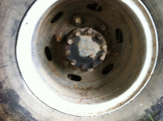 ขายรถ 6 ล้อ กระบะคาร์โก้ หางเทเลอร์ รวม 2 คัน HINO FC2W เครื่อง 120 ทั้ง 2 คัน สนใจโทร